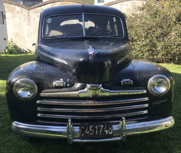 Ford Super Deluxe