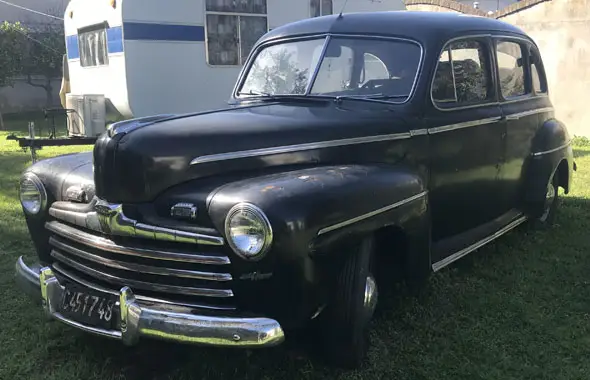 Ford Super Deluxe