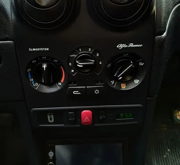 Alfa Romeo 146