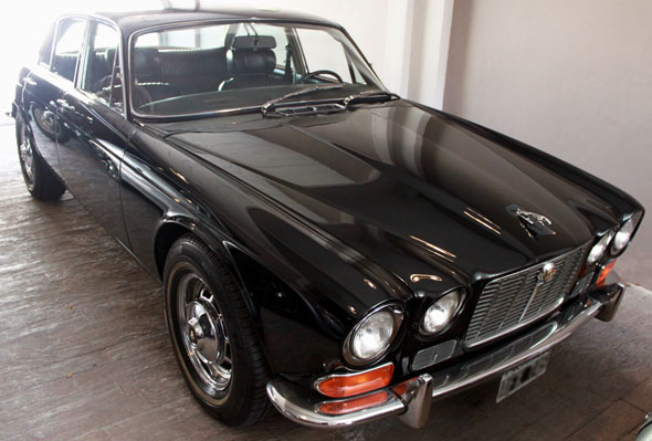 Jaguar XJ6