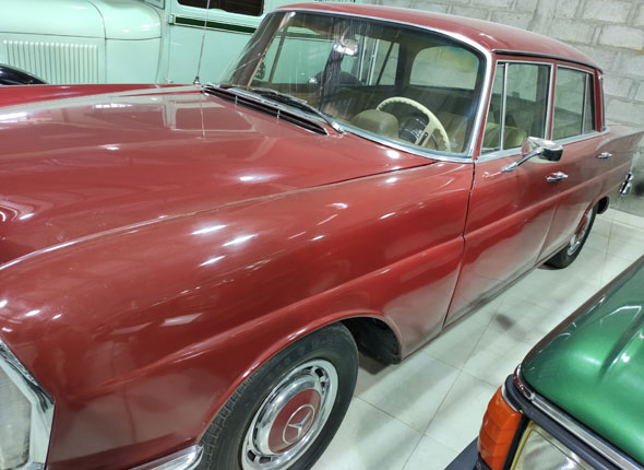 Mercedes Benz  230S Sedán