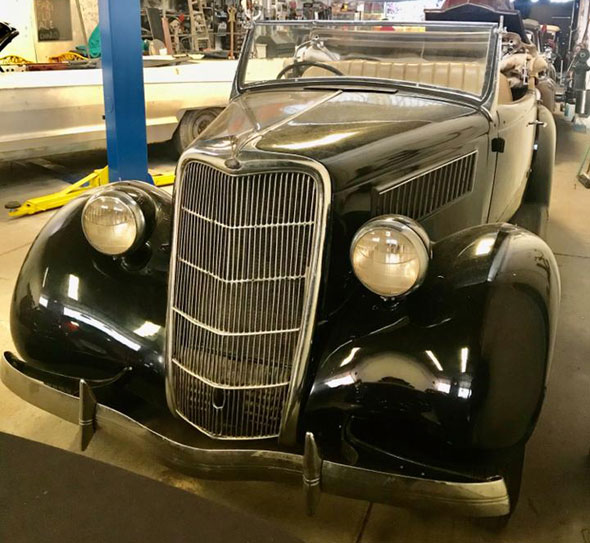 Ford 1935 Roadster