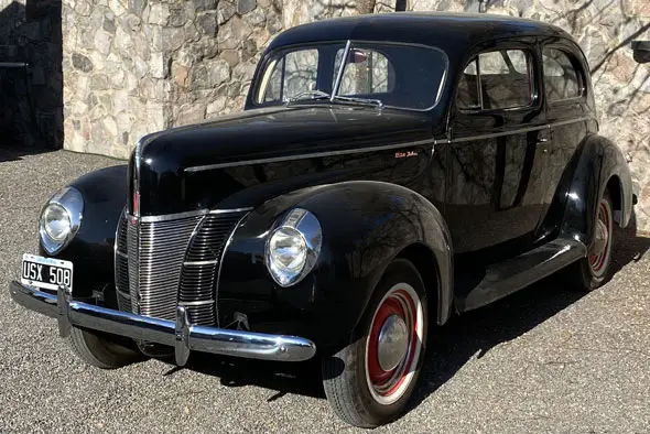 Ford Deluxe Tudor 1940