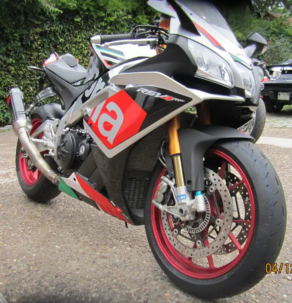 Aprilia RSV4 RF 2017