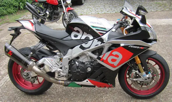 Aprilia RSV4 RF 2017