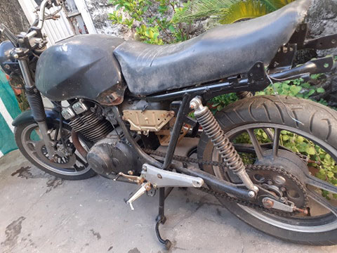 Suzuki GS250 X