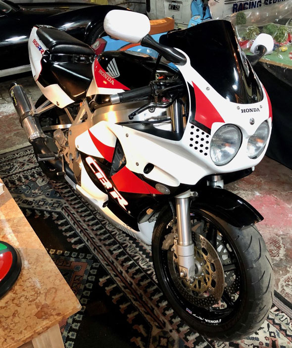 Honda CBR 900RR