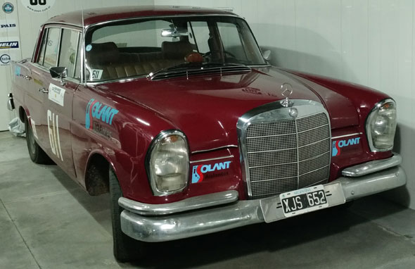 Mercedes Benz 220S