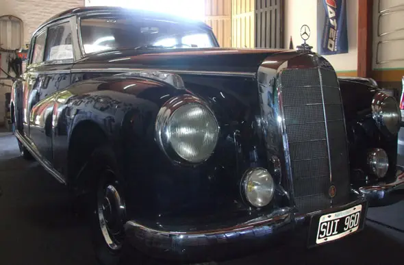 Mercedes Benz 300 (W186)