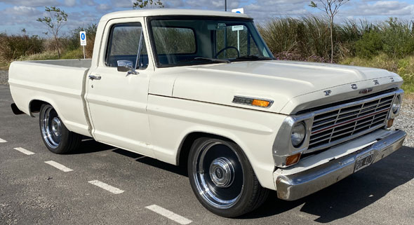 Ford F 100