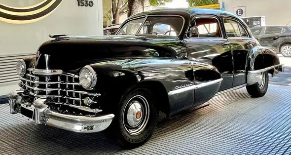 Cadillac Fleetwood Sedán 4 Puertas