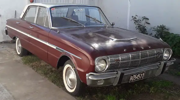 Ford Falcon Deluxe