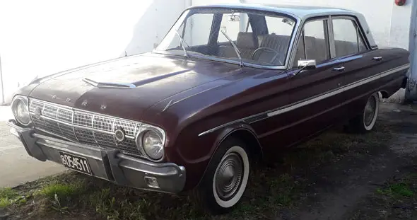 Ford Falcon Deluxe