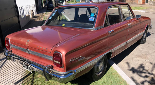Ford Falcon Deluxe