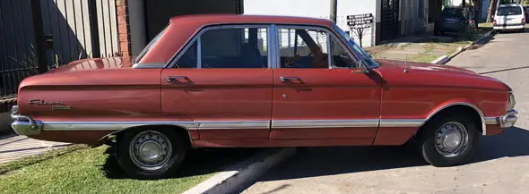 Ford Falcon Deluxe