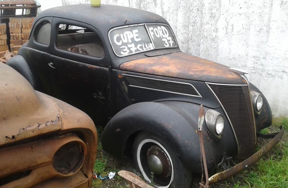 Ford 1937 Coupé