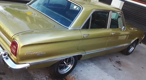 Ford Falcon Deluxe