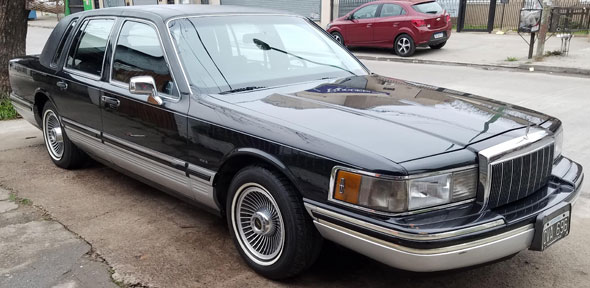 Lincoln Town Car