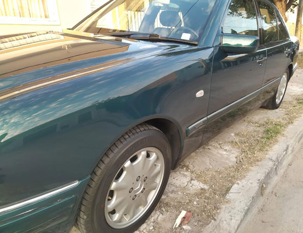 Mercedes Benz E320 Elegance