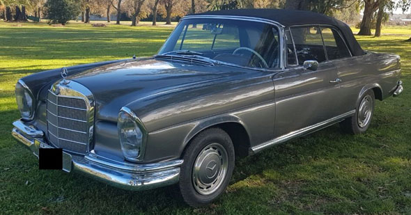 Mercedes Benz 220SE