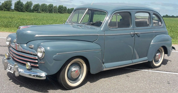 Ford V8 1946 Super Deluxe