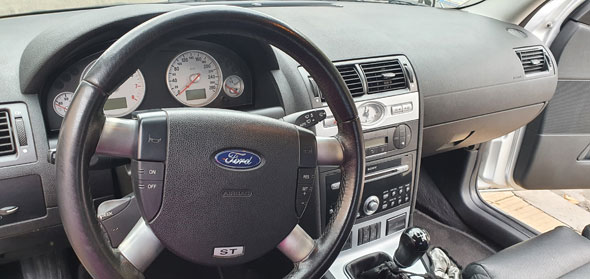 Ford Mondeo ST 220