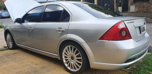 Ford Mondeo ST 220