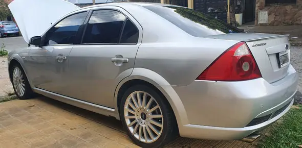 Ford Mondeo ST 220