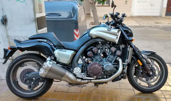 Yamaha V Max 1700