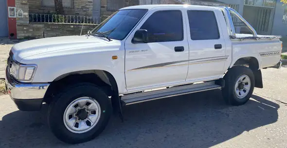 Toyota Hilux DX 4X2 2003