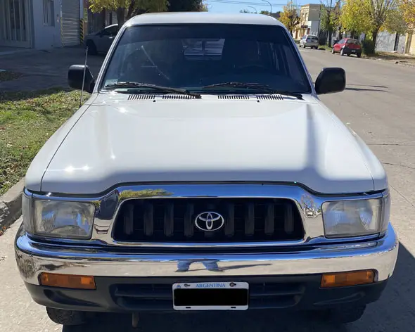 Toyota Hilux DX 4X2 2003