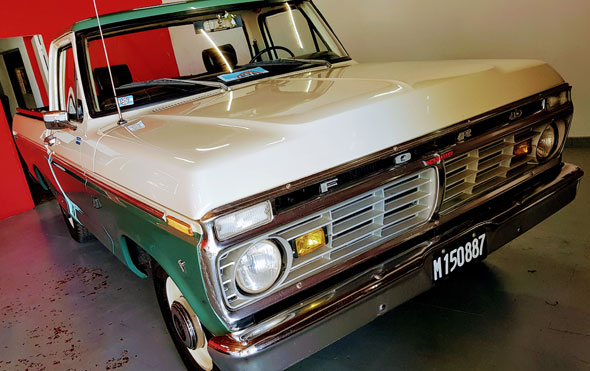 Ford F-100