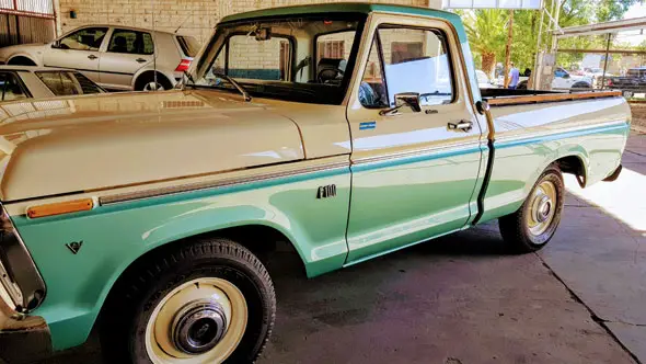 Ford F-100