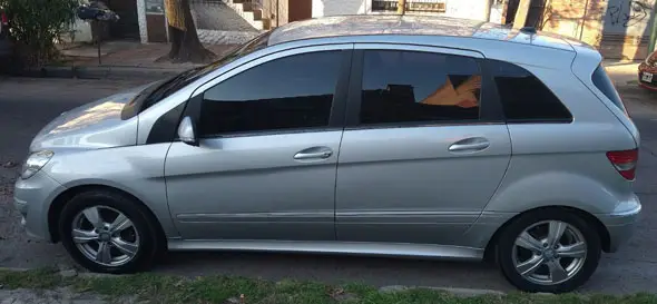 Mercedes Benz  B 180