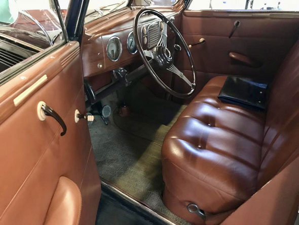Ford  DeLuxe Convertible Sedán