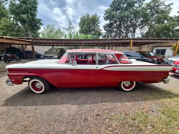 Ford 300 Custom