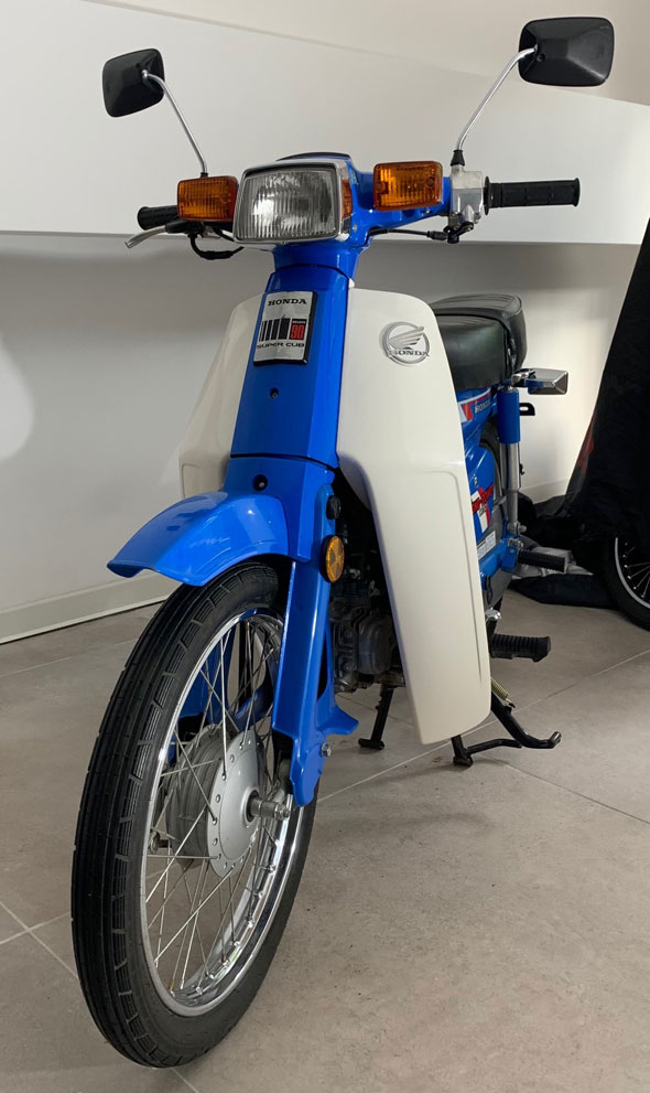 Honda  C90