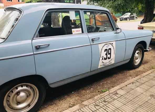 Peugeot 404