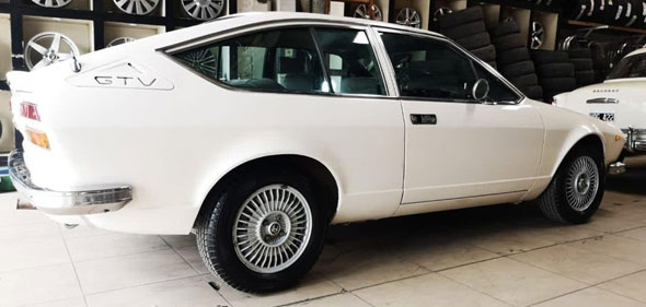 Alfa Romeo  GTV2000