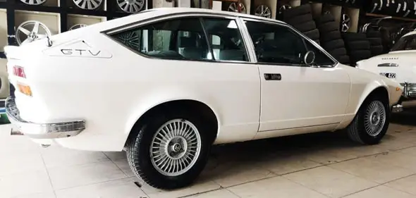 Alfa Romeo  GTV2000