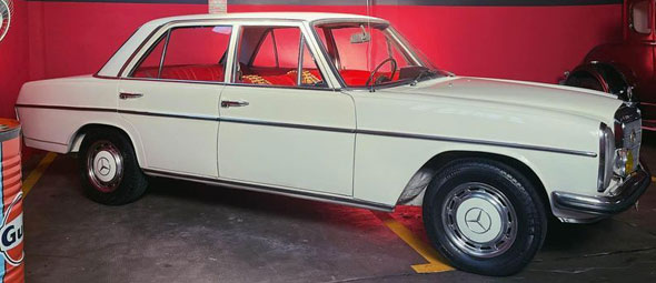 Mercedes Benz 200D W115 - Foto 2