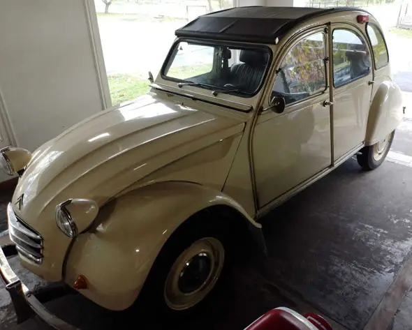Citroen  3CV M28