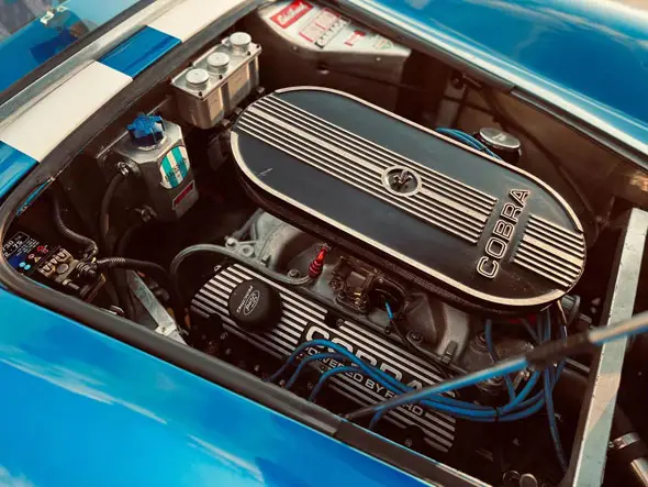 Ford Cobra V8 351