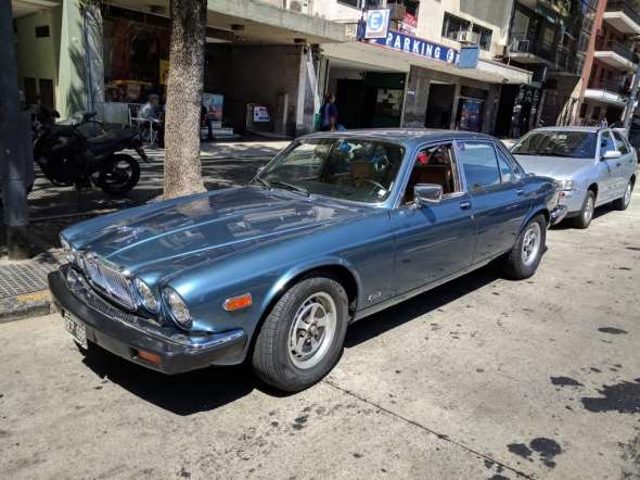 Jaguar XJ6 6.0 12 Cilindros - Foto 4