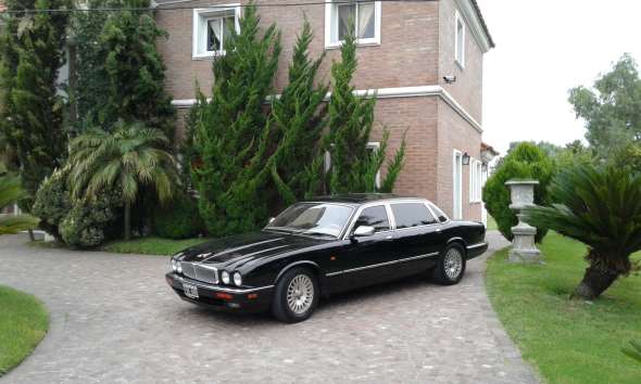 Jaguar XJ