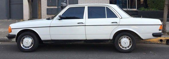 Mercedes Benz 230E