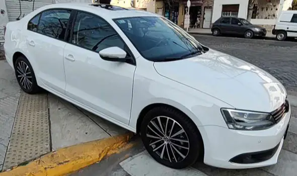 Volkswagen Vento 2.5 Luxury