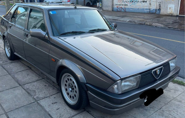 Alfa Romeo 75 América