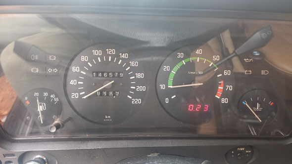 BMW 323i