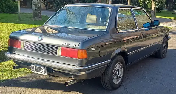 BMW 323i